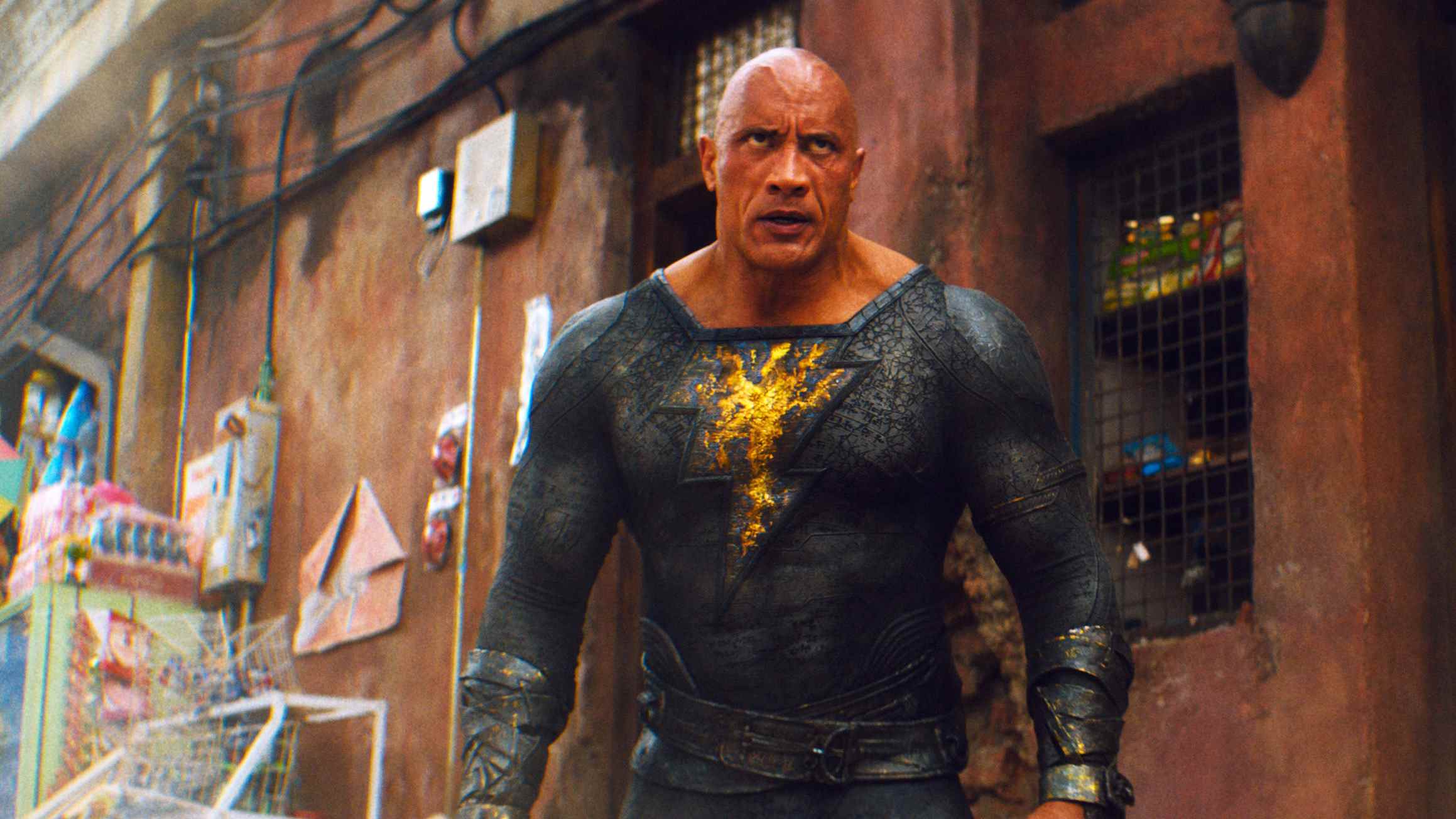 DWAYNE JOHNSON comme Black Adam dans New Line Cinema's action aventure 