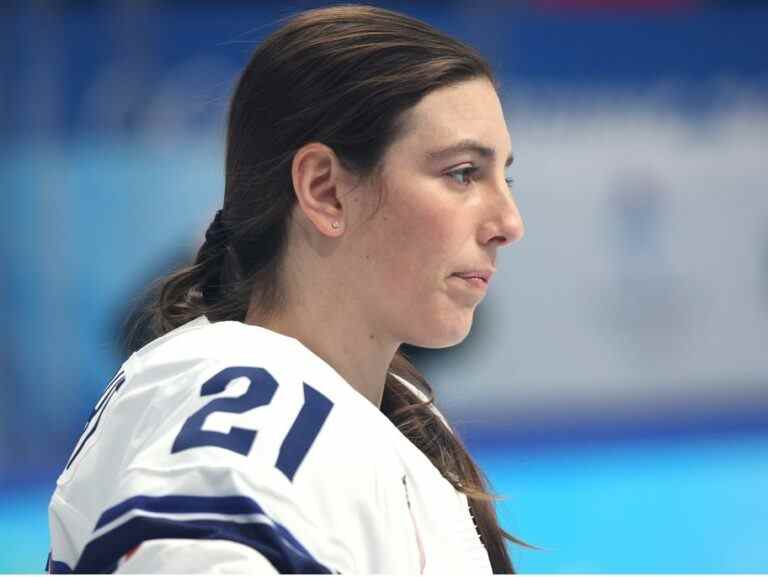 Hilary Knight dépasse Wickenheiser pour le record du championnat du monde de hockey féminin