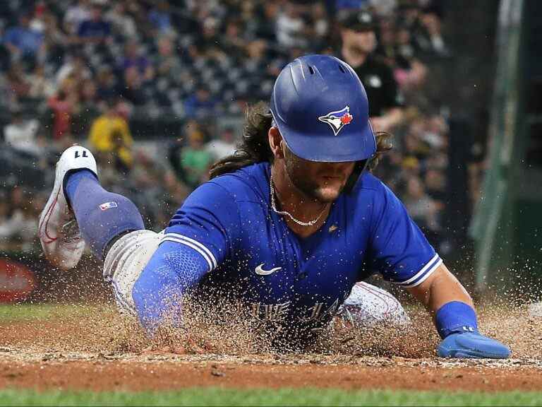 John Schneider fait sa marque en tant que manager alors que les Blue Jays en gagnent un autre contre les Pirates de Pittsburgh