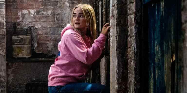 Coronation Street apporte la technologie hollywoodienne pour le scénario de sortie dramatique de Kelly Neelan

