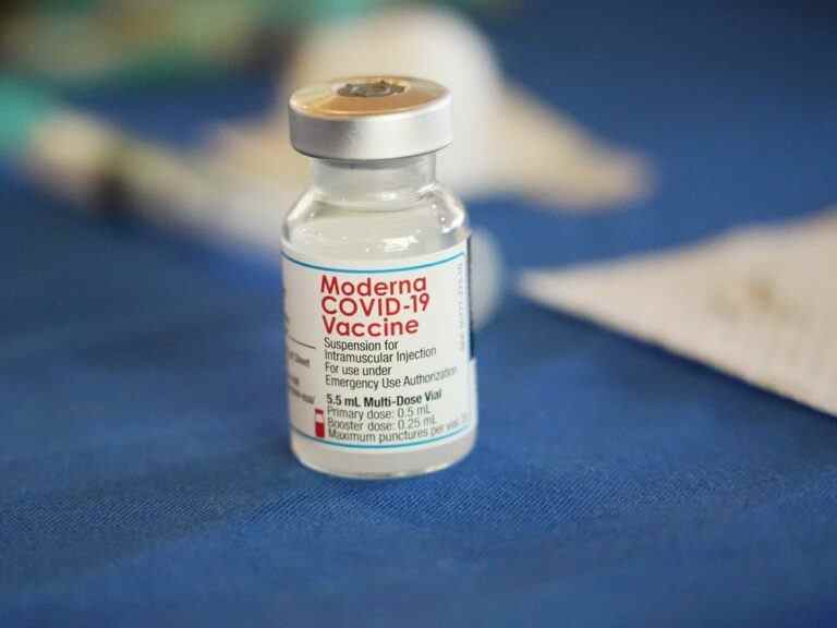 Le Canada approuve le premier vaccin COVID ciblant spécifiquement Omicron, 780 000 doses seront livrées vendredi