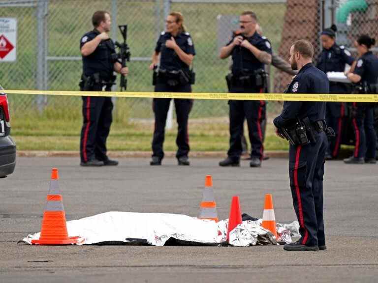 Un suspect placé en garde à vue après deux blessés et un mort dans des coups de couteau « aléatoires » à Edmonton