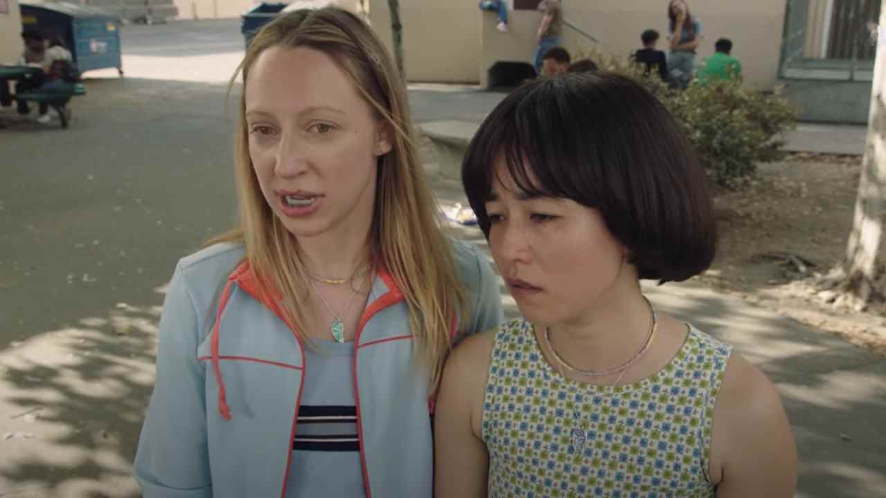 Maya Erskine et Anna Konkle en tant que versions plus jeunes d'elles-mêmes dans Pen15