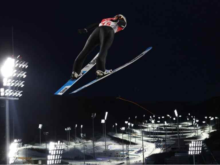 De longues cotes égalent un succès plus doux pour la sauteuse à ski de Calgary Abigail Strate