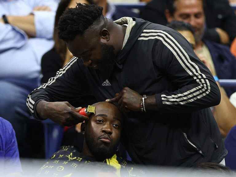 Situation poilue à l’US Open: paire retirée pour coupe de cheveux dans les tribunes