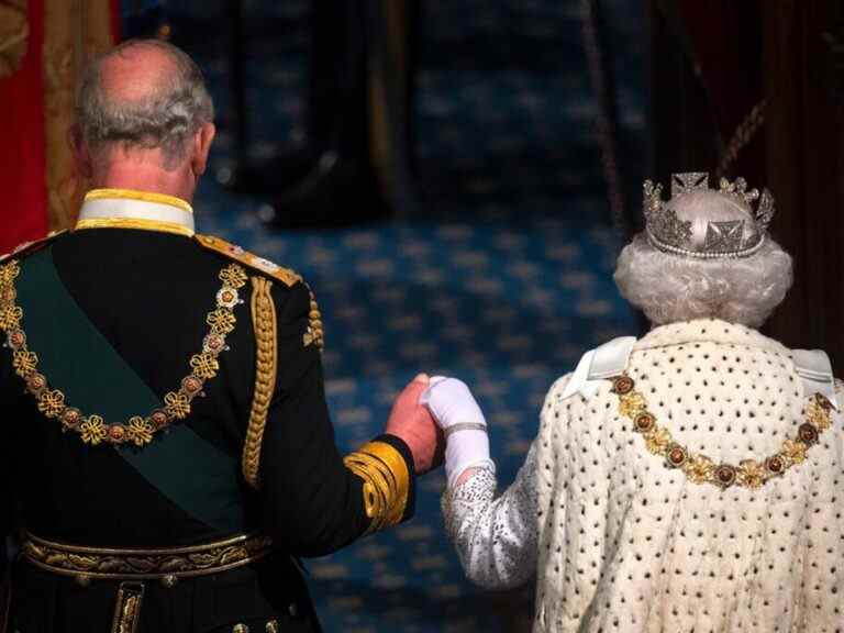 « La reine est morte, vive le roi » : les néo-Canadiens prêtent serment de citoyenneté à Charles III