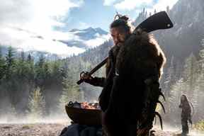 Jason Momoa dans le rôle de Baba Voss dans une scène d'Apple's See.