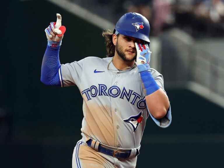 Les Blue Jays maintiennent leur victoire avec une course en neuvième manche pour renverser les Texas Rangers