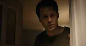 Bill Skarsgard dans Barbare.