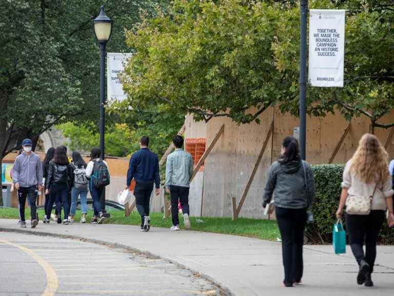 Commencez tôt à épargner pour les journées universitaires de vos enfants et faites-les cotiser