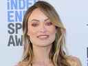 L'actrice et réalisatrice Olivia Wilde arrive pour les 35e Film Independent Spirit Awards à Santa Monica, Californie, le 8 février 2020.