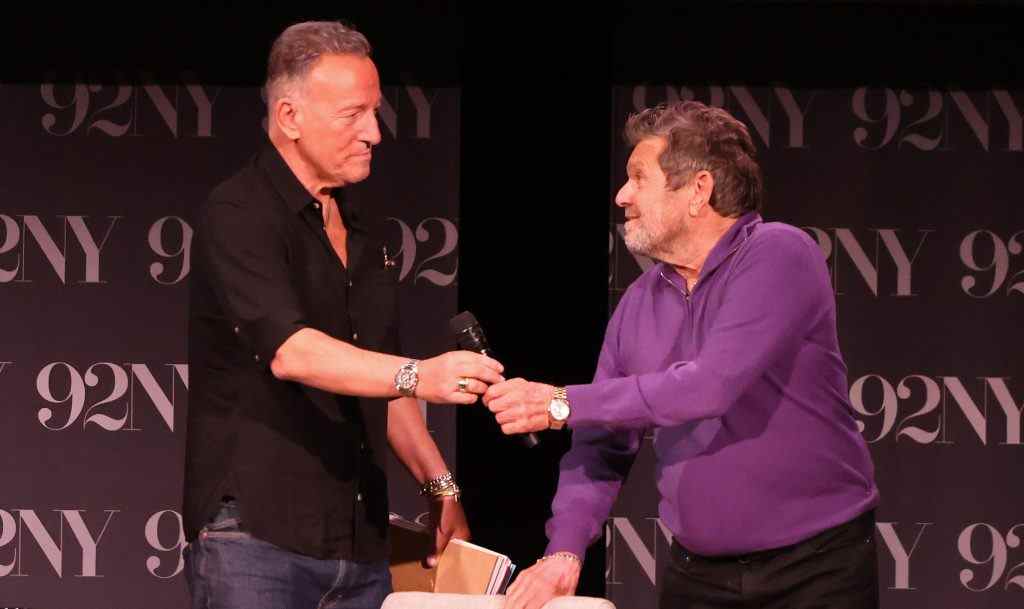 Bruce Springsteen demande à la fondatrice de Rolling Stone, Jann Wenner, d'écrire 