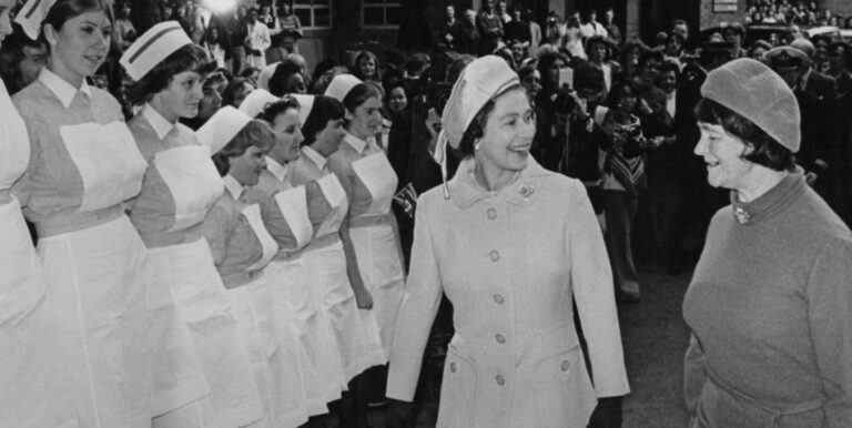 Vous ne pouvez pas déposer de fleurs ?  Faites un don à ces 14 organismes de bienfaisance à la mémoire de la reine Elizabeth II