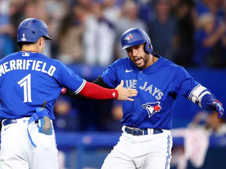 Manoah fait sa part, l’offensive des Jays prend vie pour remporter le deuxième match en double contre les Rays