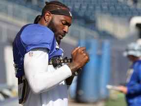 L'ailier défensif Willie Jefferson s'attache lors de l'entraînement des Blue Bombers de Winnipeg le mardi 13 septembre 2022.