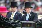 La reine Elizabeth II, le prince Andrew, duc d'York et le prince Harry lors de la procession royale le jour 1 du Royal Ascot 2015 à l'hippodrome d'Ascot le 16 juin 2015 à Ascot, en Angleterre.