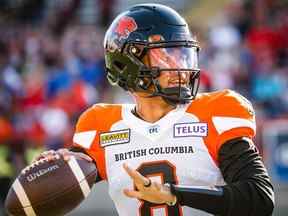 Le quart-arrière des Lions de la Colombie-Britannique Vernon Adams Jr. a été 25 sur 32 pour 294 verges contre les Stampeders de Calgary samedi.