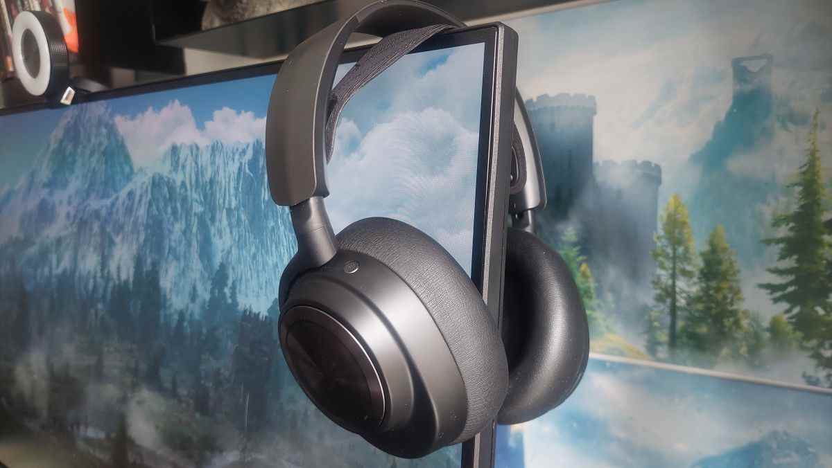 SteelSeriesArctis Nova Pro Wireless gaming headset