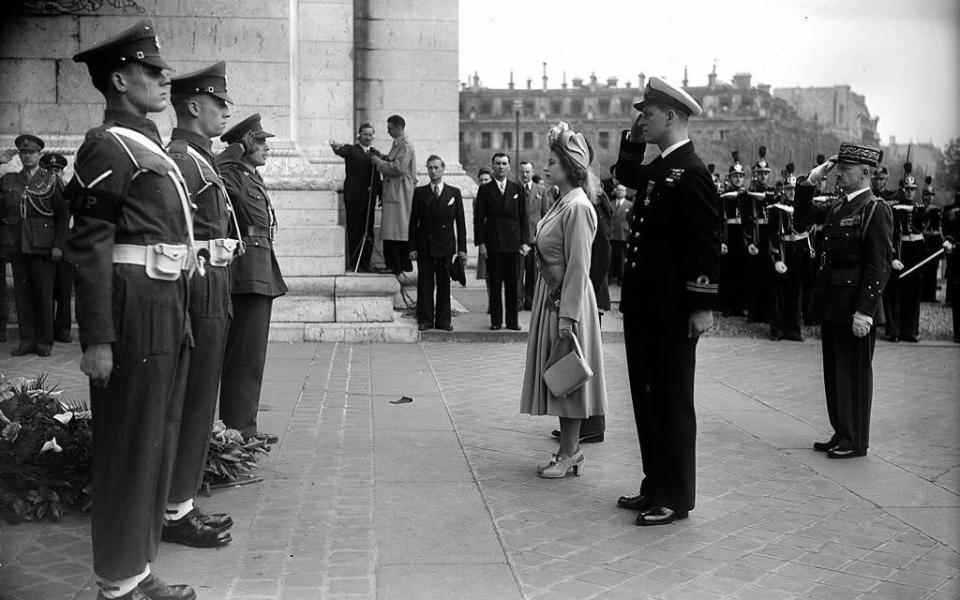 Princesse Elizabeth Arc de Triomphe Paris - Roger Viollet via Getty Images