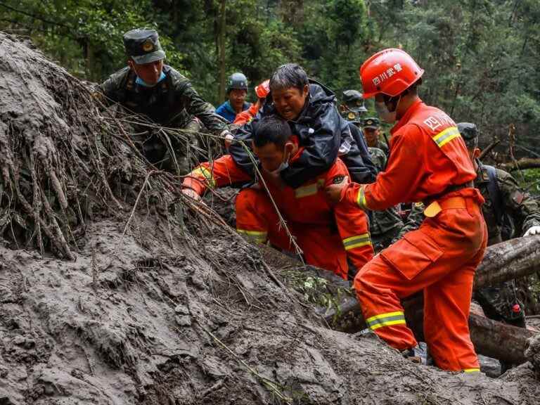 Un homme porté disparu depuis 17 jours après le séisme du Sichuan retrouvé vivant