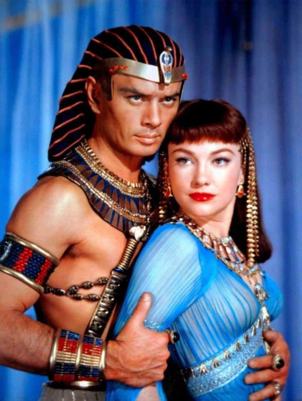 La reine Néfertiti est représentée par Anne Baxter dans Les Dix Commandements - Pictorial Press Ltd / Alamy Stock Photo 