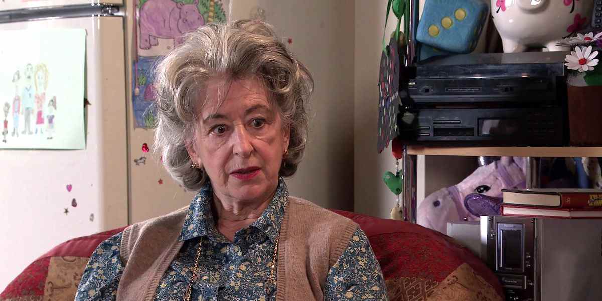 Coronation Street diffuse une sortie temporaire pour Evelyn Plummer

