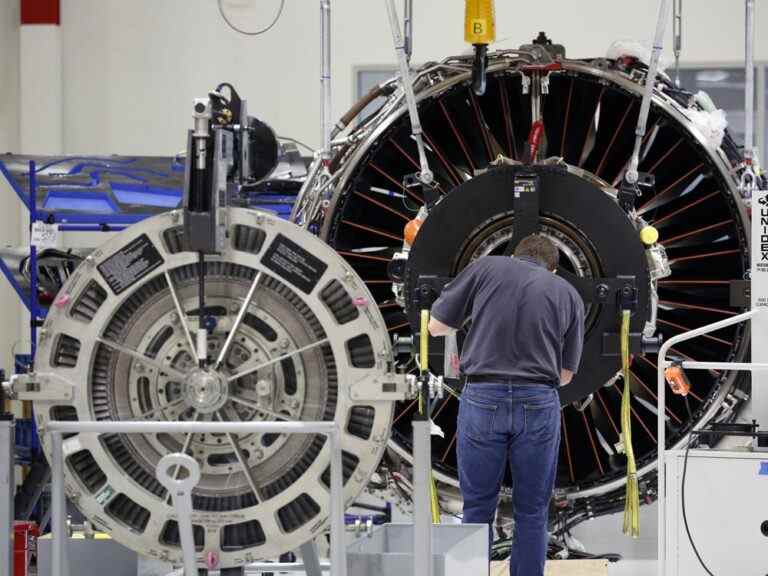 La production de pièces d’avion est anéantie par la pénurie de main-d’œuvre