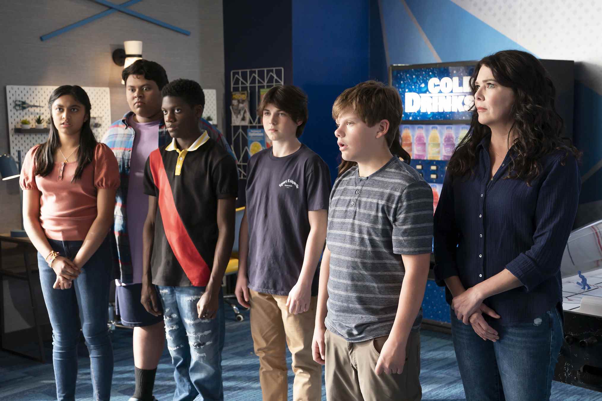 Lauren Graham en tant qu'entraîneur Alex Morrow dans The Mighty Ducks: Game Changers Saison 2