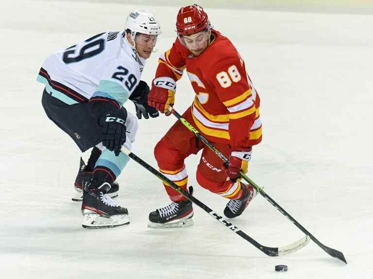 Mangiapane des Flames retourne à l’entraînement et vise à créer une chimie avec Kadri