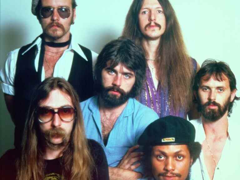 Le batteur original des Doobie Brothers, le co-fondateur John Hartman est mort à 72 ans