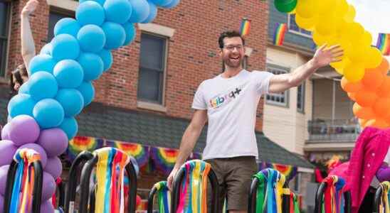 Critique de Bros: la comédie romantique gay de Billy Eichner est historique, mais aussi hilarante