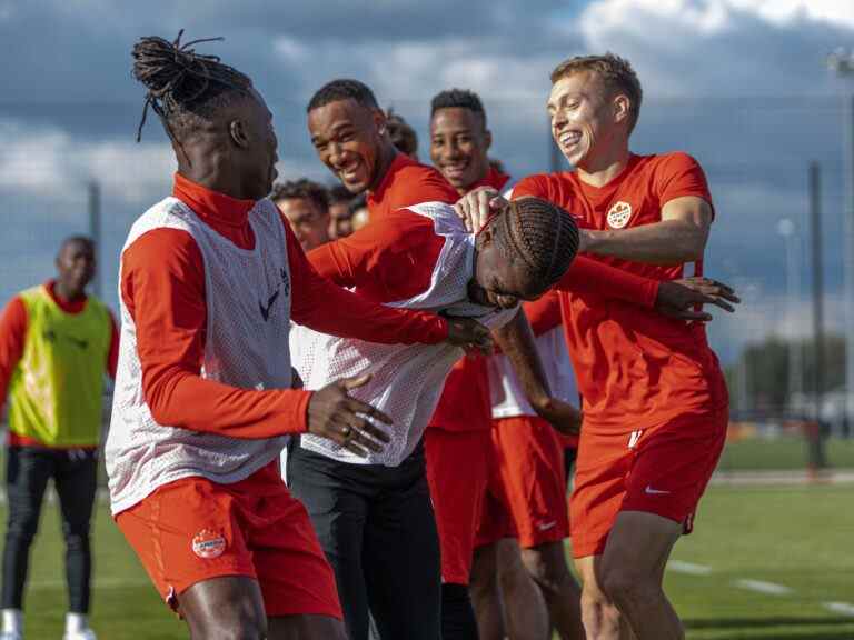 NOTES SUR L’ÉQUIPE NATIONALE : La fraternité canadienne toujours forte en vue de la Coupe du monde de la FIFA