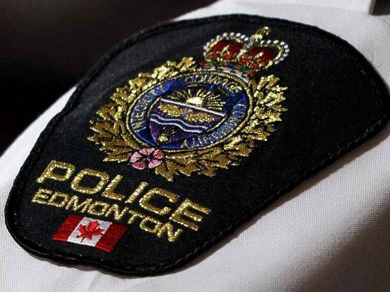 Un policier d’Edmonton congédié après avoir entendu qu’il avait agressé sexuellement un collègue