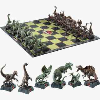 Jeu d'échecs Jurassic Park avec des pièces de dinosaures