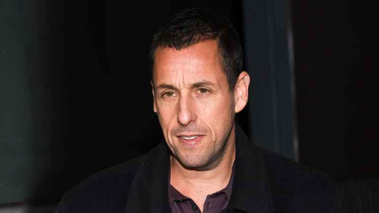 Adam Sandler parle de « Hustle », héberge « SNL » cette saison et est ouvert à la suite de « Waterboy » : « I Love Mama »
	
	
