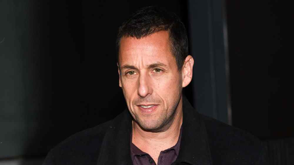 Adam Sandler parle de « Hustle », héberge « SNL » cette saison et est ouvert à la suite de « Waterboy » : « I Love Mama »
	
	
