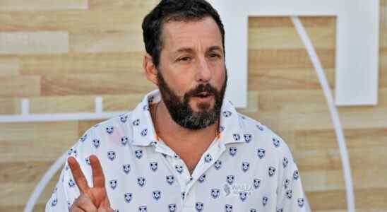 Adam Sandler réagit aux critiques sévères qui détestent beaucoup de ses films : « Parfois » ça pique, mais « Je ne me fais pas secouer » Le plus populaire doit lire