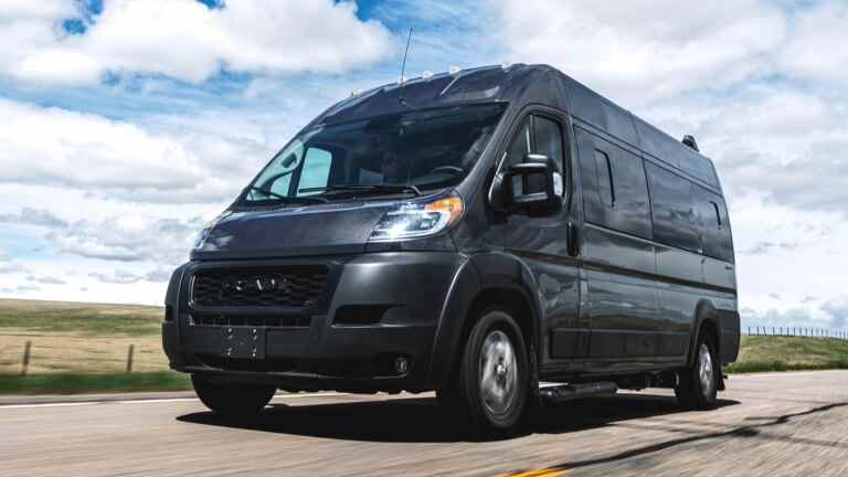 Airstream emprunte le ProMaster de Ram pour le nouveau camping-car Rangeline