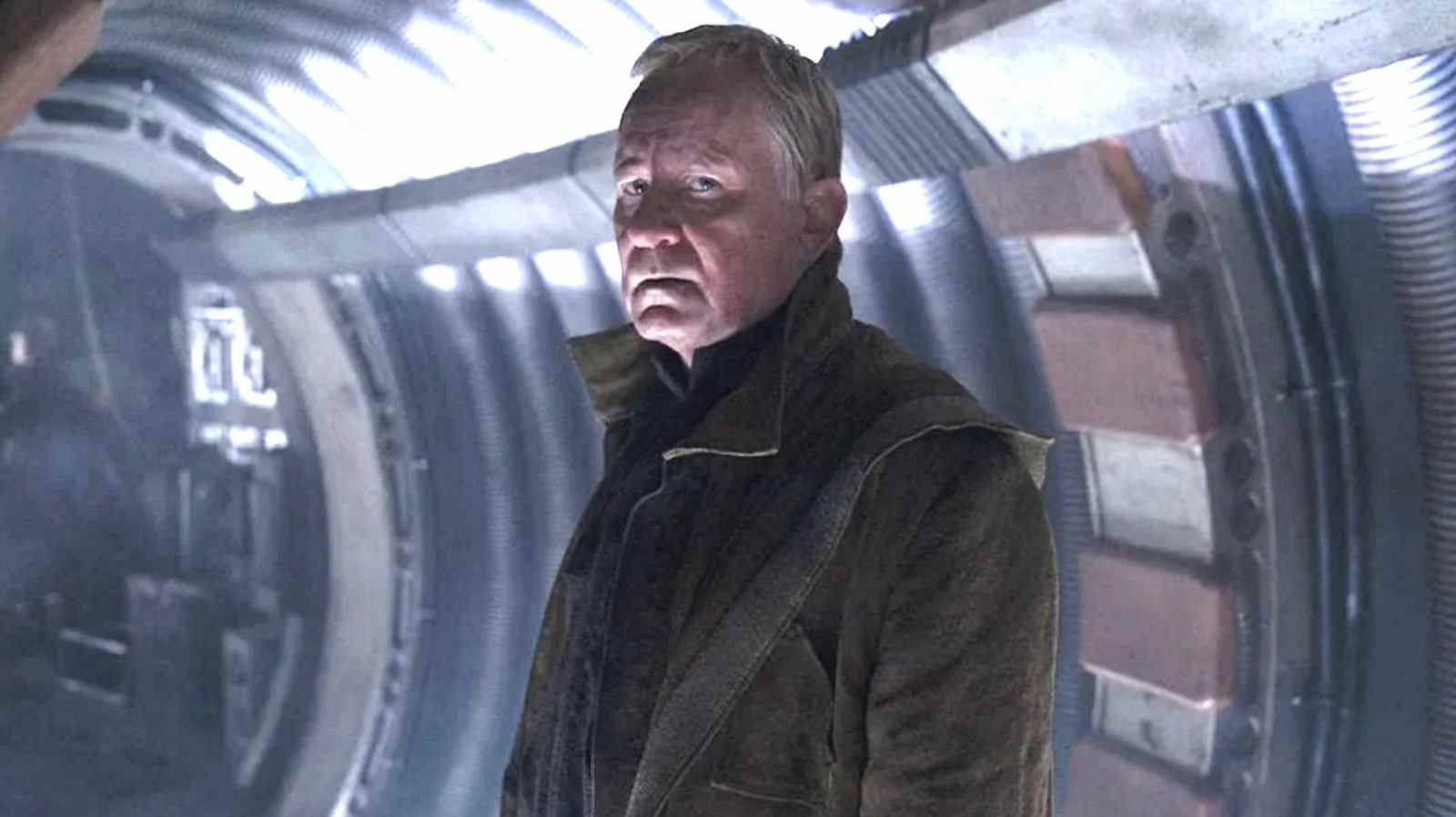 Andor présente une sorte de rebelle de Star Wars que nous n'avons jamais vu auparavant avec Luthen Rael de Stellan Skarsgård
