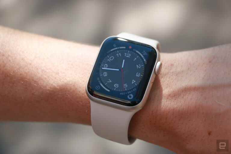 Aperçu Apple Watch SE : Fondamentalement, une smartwatch à 400 $ pour 250 $