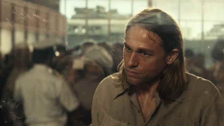 Bande-annonce de Shantaram : Charlie Hunnam trouve la rédemption dans cette adaptation du roman populaire
