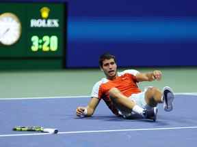 Carlos Alcaraz célèbre après avoir battu Casper Ruud lors de la finale de l'US Open 2022 au USTA Billie Jean King National Tennis Center le 11 septembre 2022.