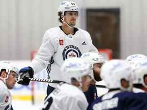 Le malheur de l'an dernier semble être dans le rétroviseur de Mark Scheifele, vu ici au camp d'entraînement hier.  KEVIN KING/Winnipeg Sun