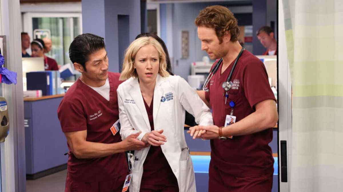  Chicago Med peut-il réellement donner à Will et Hannah une table rase après la crise de la première de la saison 8?  Les étoiles pèsent
