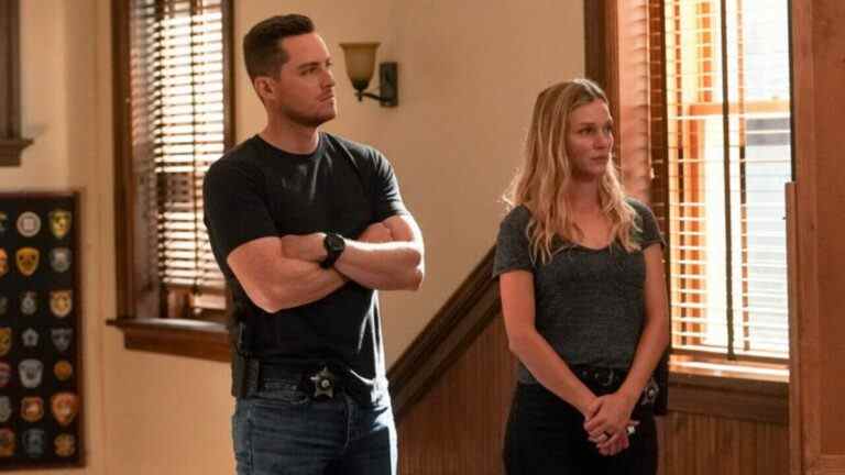 Chicago PD Boss décompose la dynamique et les « retombées » d'Upstead après la première de la saison 10, plus un conflit avec Voight
