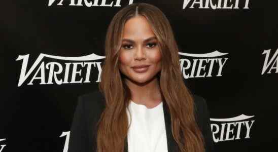 Chrissy Teigen répond aux attaques en ligne après avoir révélé l'avortement : "Je t'ai déjà vu faire le pire"