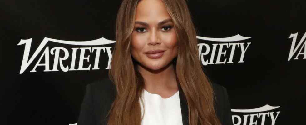 Chrissy Teigen répond aux attaques en ligne après avoir révélé l'avortement : "Je t'ai déjà vu faire le pire"