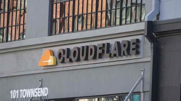 Cloudflare bloque le forum sur le harcèlement trans Kiwi Farms suite à l’escalade des «menaces ciblées»