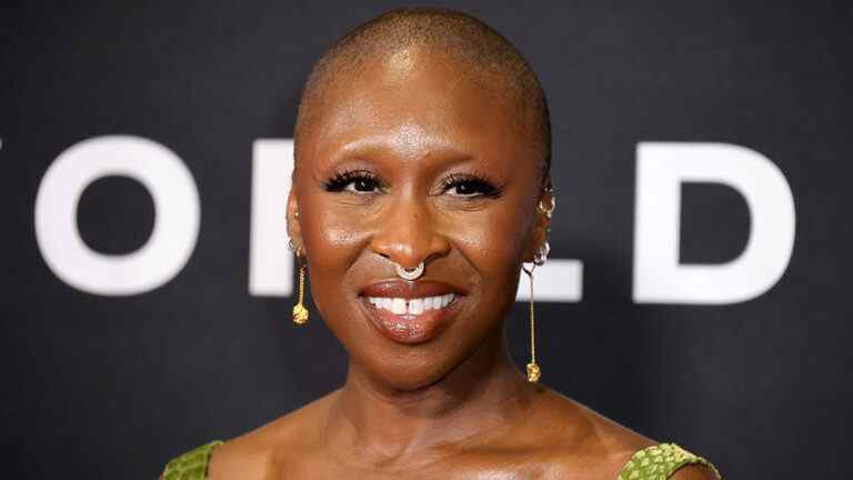 Cynthia Erivo, star de "Wicked", se réjouit de travailler avec Ariana Grande dans une comédie musicale : "Je l'aime vraiment", le plus populaire doit être lu
	
	
