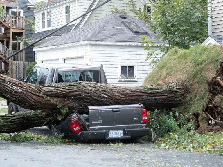 Des centaines de milliers de personnes sans électricité au Canada atlantique à la suite d’une tempête « historique »